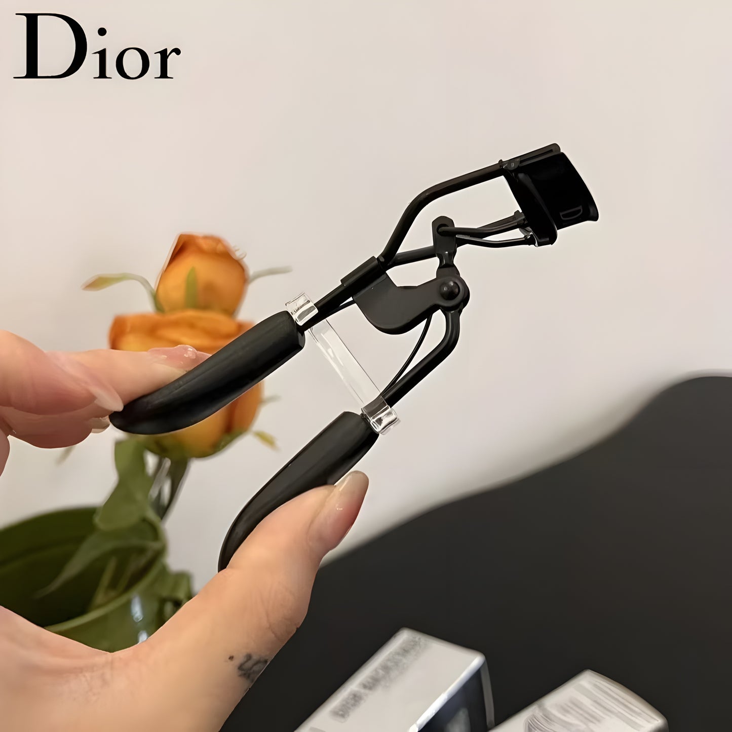 Dior enchinador de pestañas Backtage serie artista mini